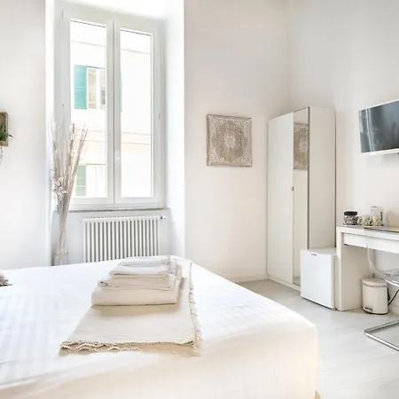 Pensjonat White Ostilia Rzym