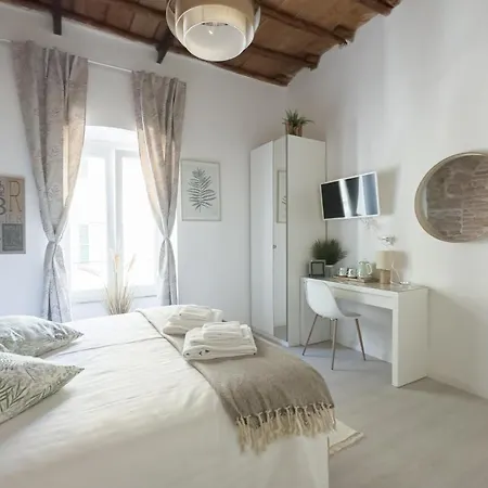 Pensjonat White Ostilia Rzym